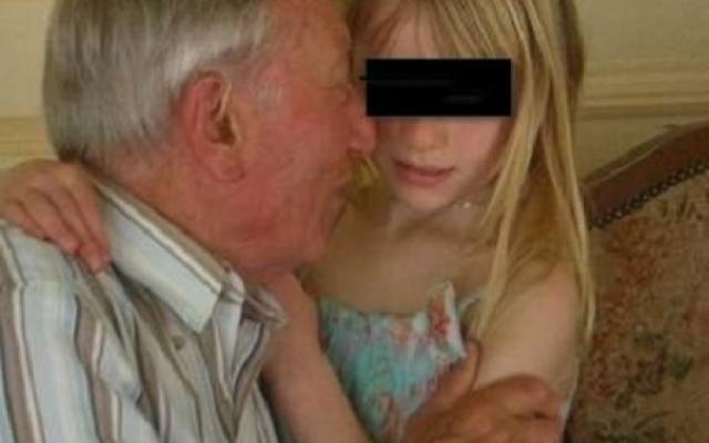 Дочка занялась сексом с отцом вместо того чтобы стать для него натурщицей