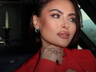 Лили Клюкарката