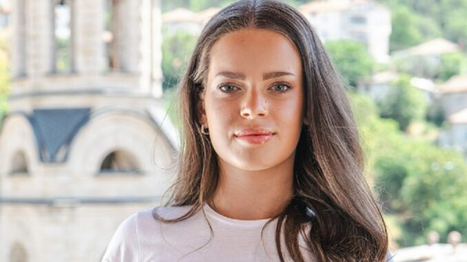 Добринка Костадинова