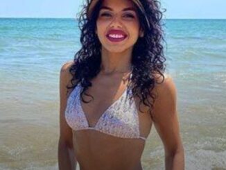 Близначката Алекс