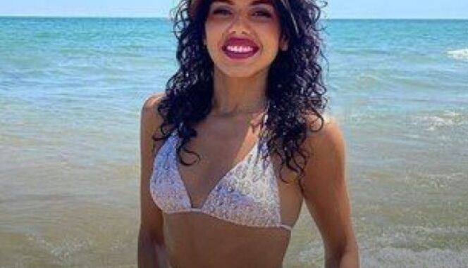 Близначката Алекс