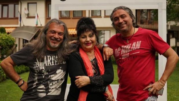 Юлия Халваджиян